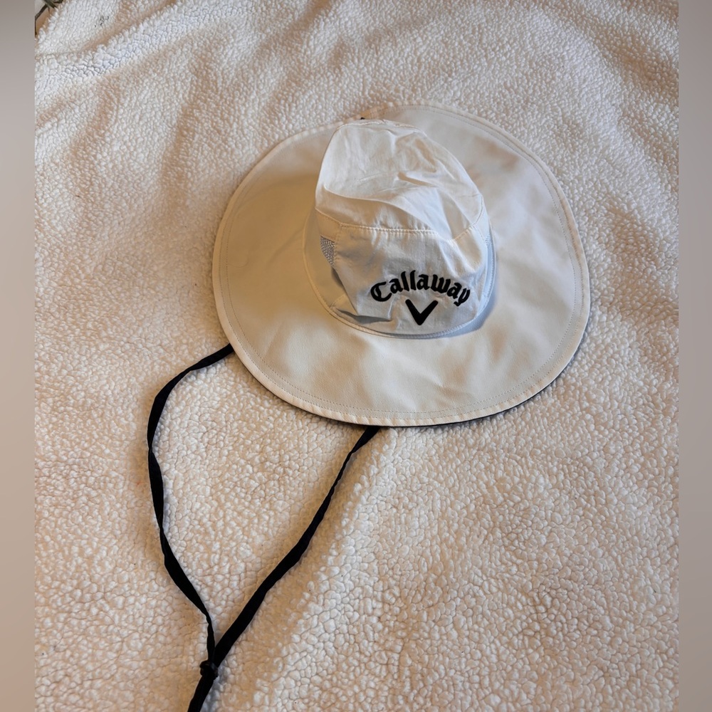 Callaway White Wide-Brim Hat with Black Chin Strap